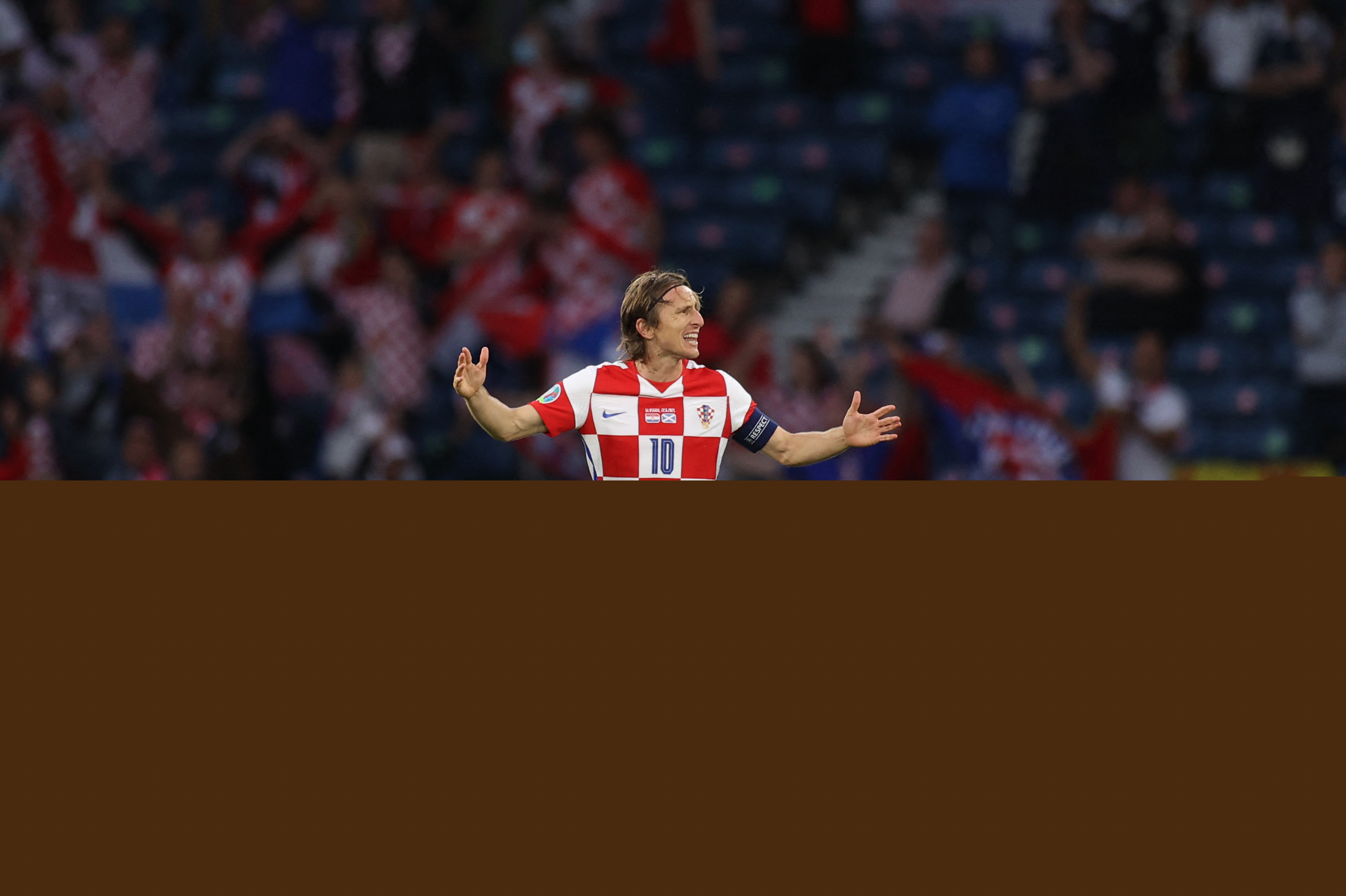 3次失误略多！亚历山大首节4中3拿到8分1板2助1断