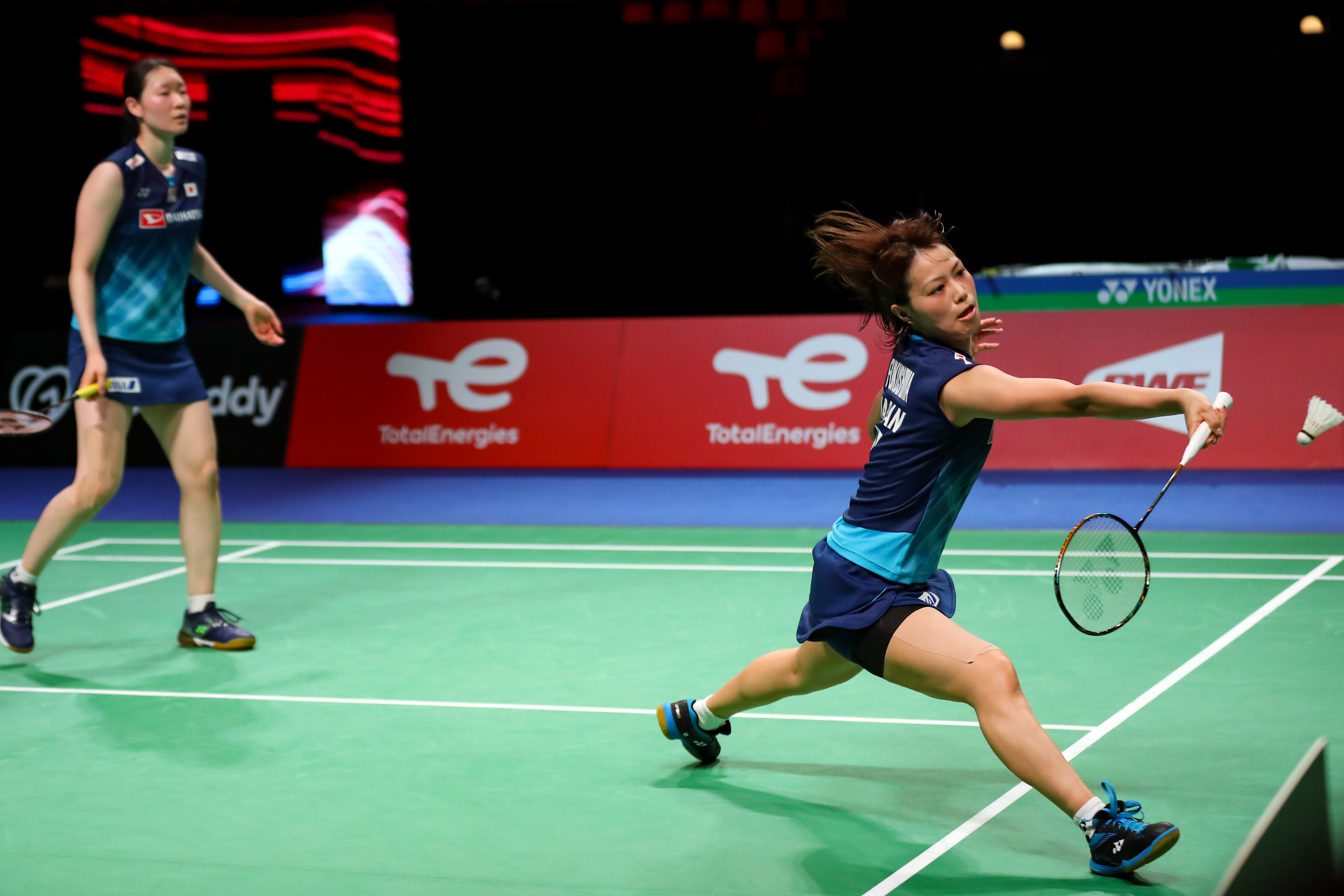 他们不仅持 他们不仅持