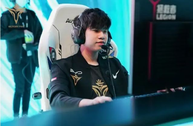 场增添了一 场增添了一